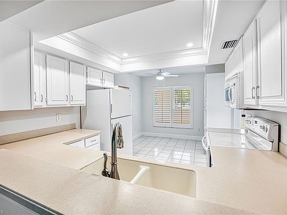 5th image of 7430 Lake Breeze DR #203