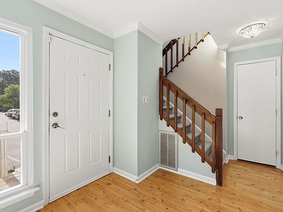3rd image of 115 Virginia Pl
