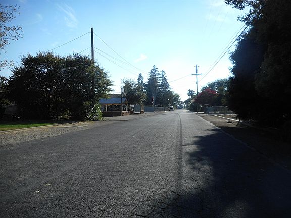 5th image of 4946 E Palmer Ave