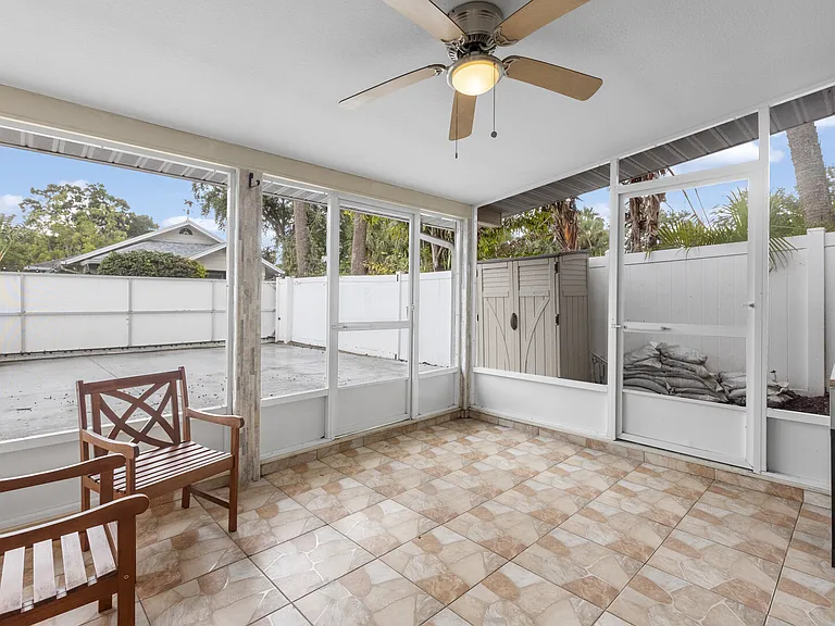 W Columbus Dr — Photo 18