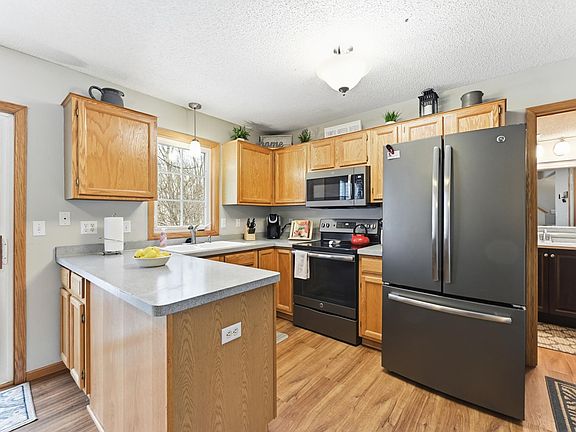 3rd image of 7990 Forest Blvd APT D