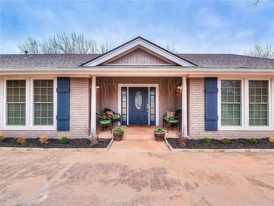Lovely single level with 3 bedrooms and 3 baths