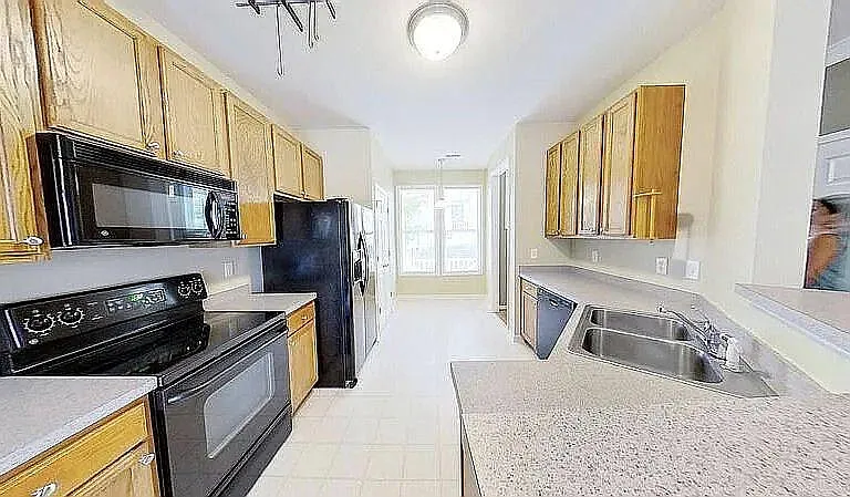 513 Village Loop Dr — Photo 10