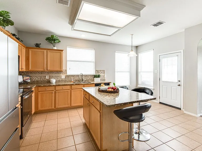 1425 Gatlinburg Cir — Photo 3