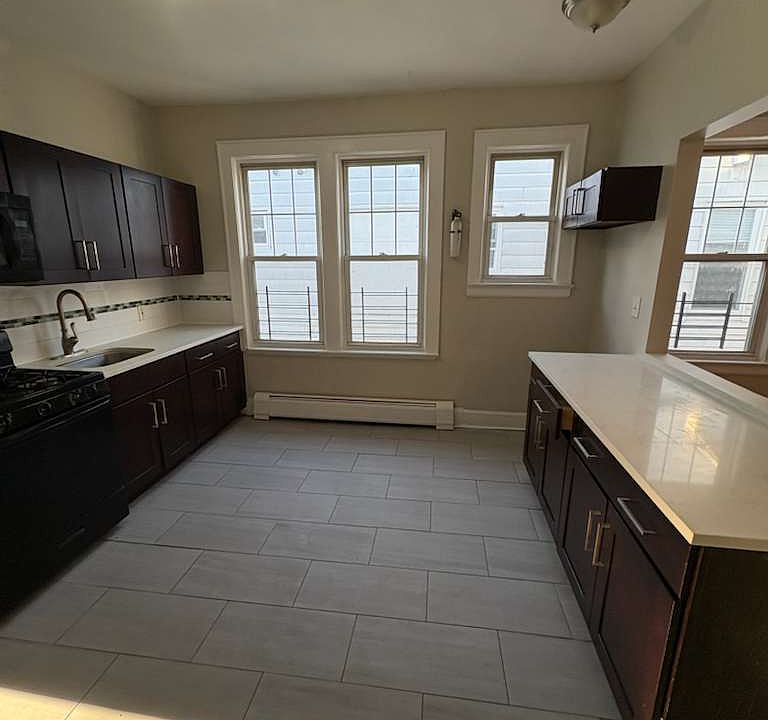 1st image of 330 Keer Ave #3R