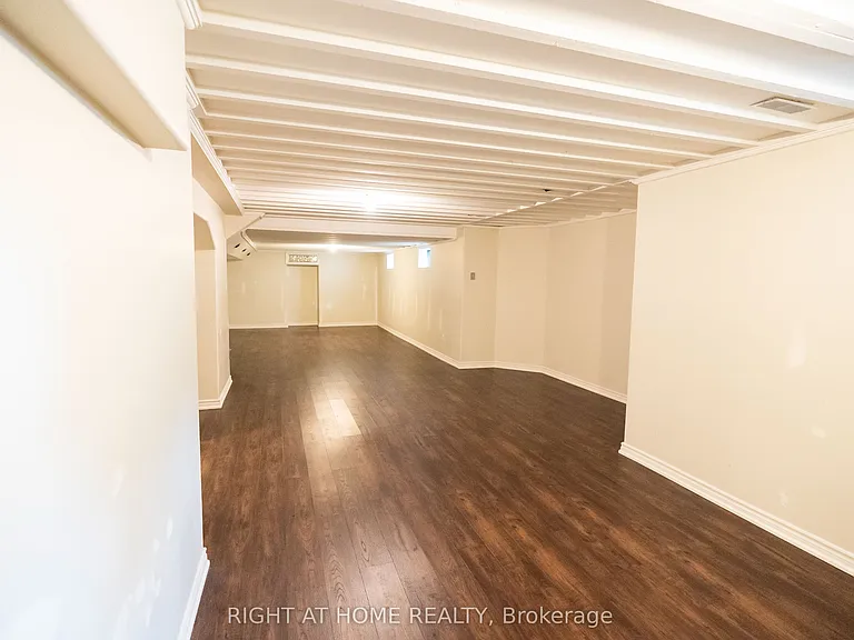 2427 Erin Centre Blvd — Photo 35