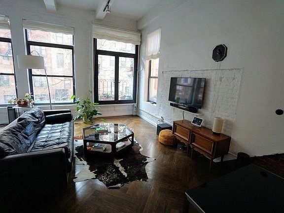 2nd image of 165 Henry St APT 201