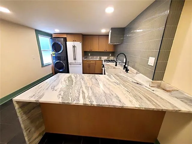 2 bed, 2.0 bath, 1500 sqft, $1,900 — Photo 2