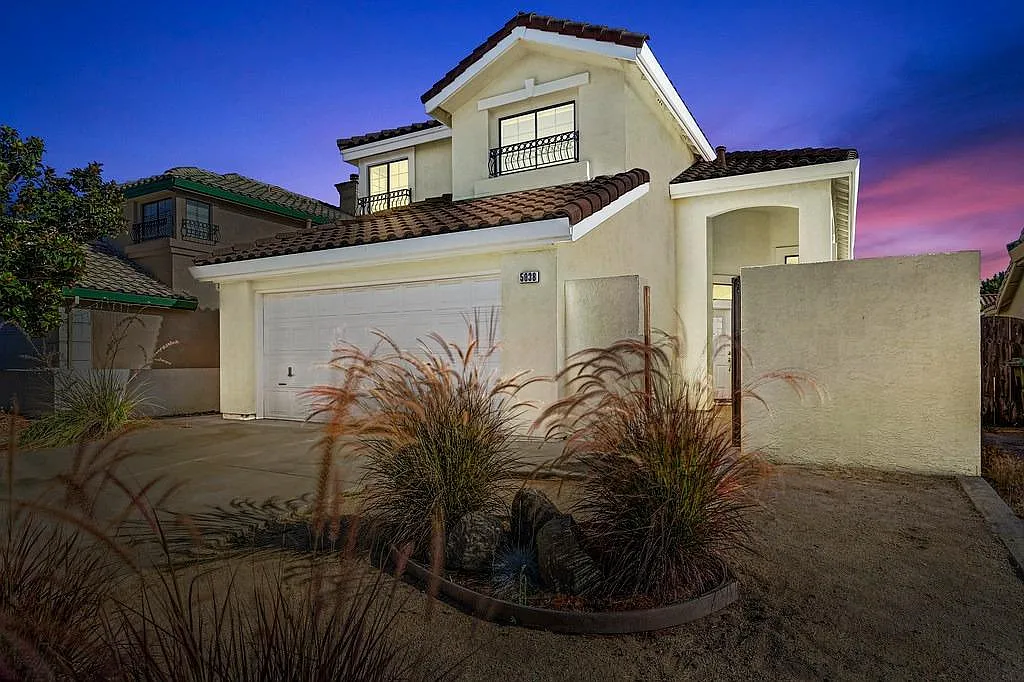 5038 Felicia Way photo 1