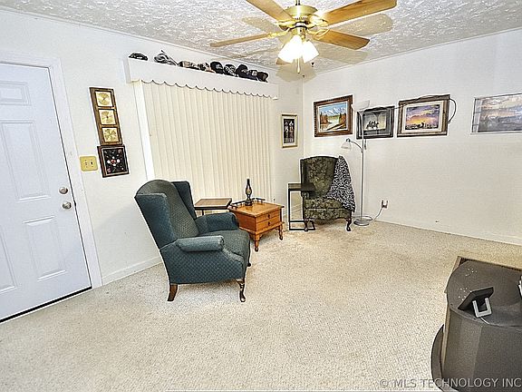 5th image of 1328 N Vandalia Ave