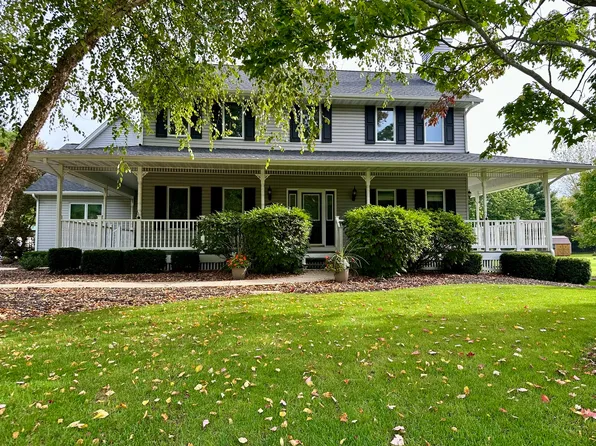 10011 Tybow Trl, Roscoe, IL 61073