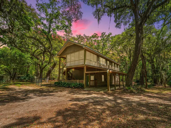 8389 Chisolm Plantation Rd, Edisto Island, SC 29438