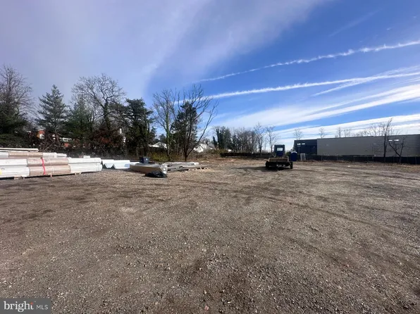 4100 Laurel Rd, Temple Hills, MD 20748