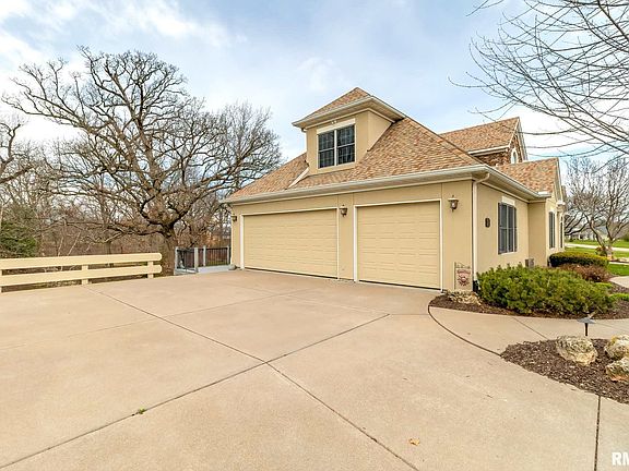 2nd image of 13 Oakmont Dr