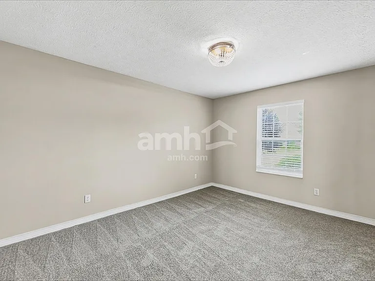 838 Avalon Dr — Photo 6