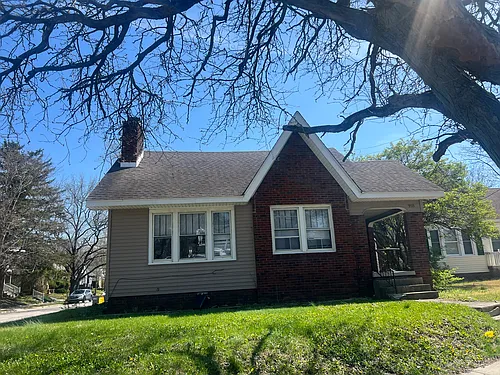 918 Robinson St Photo 1