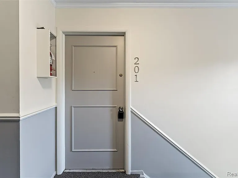 801 Plate St #201 — Photo 4