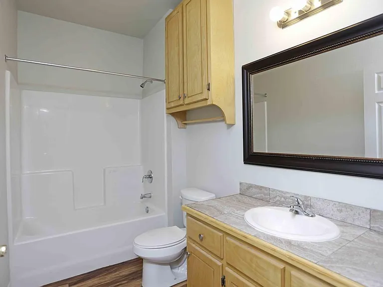 100 Fieldstone Ln — Photo 4