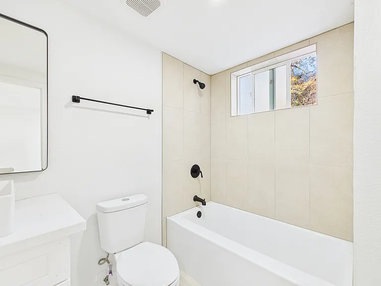 2849 Coloma St #B — Photo 16
