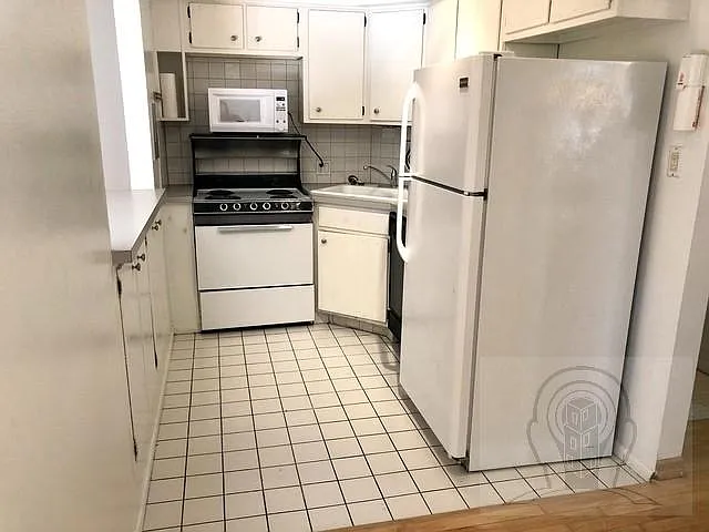 4334 N Clarendon Ave #101 — Photo 8