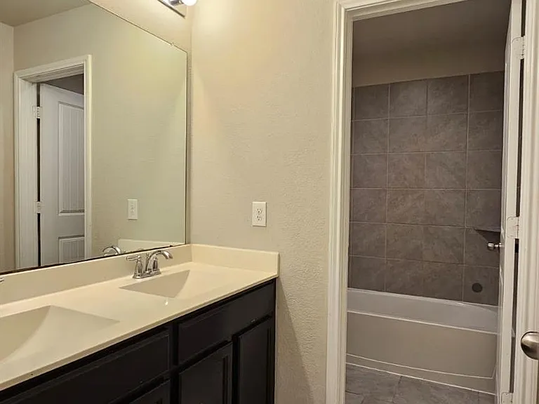 4339 Isaac Bay Dr — Photo 16