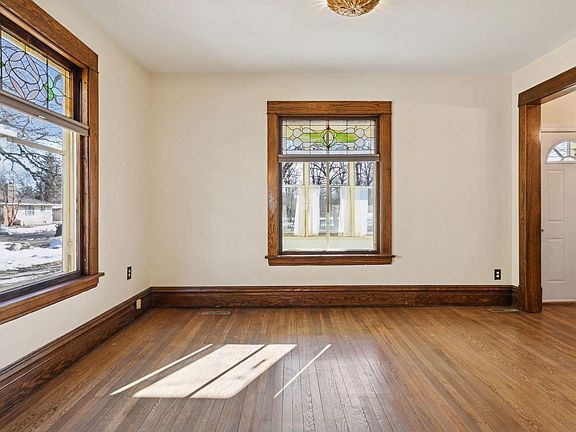 2nd image of 1329 Hague Ave