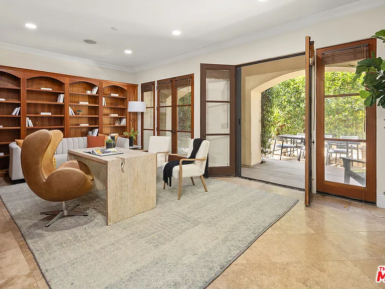 587 Entrada Dr — Photo 23