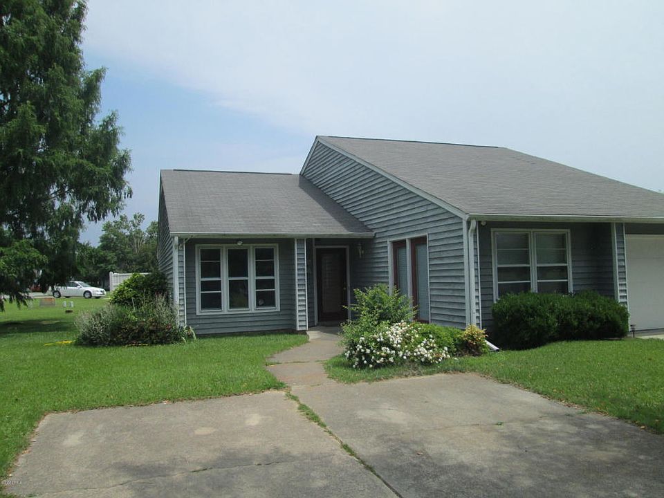 1st image of 3207 Crestwood Dr