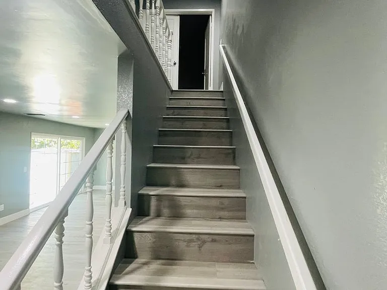 1085 Piedmont Dr — Photo 11