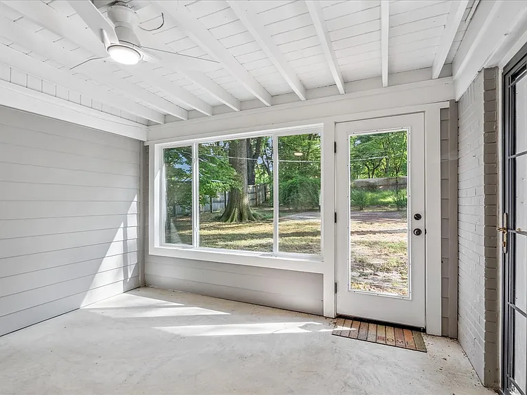 4525 Sequoia Rd — Photo 34