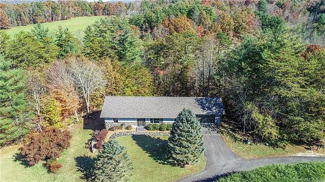 1st image of 413 Mountain Haven Dr