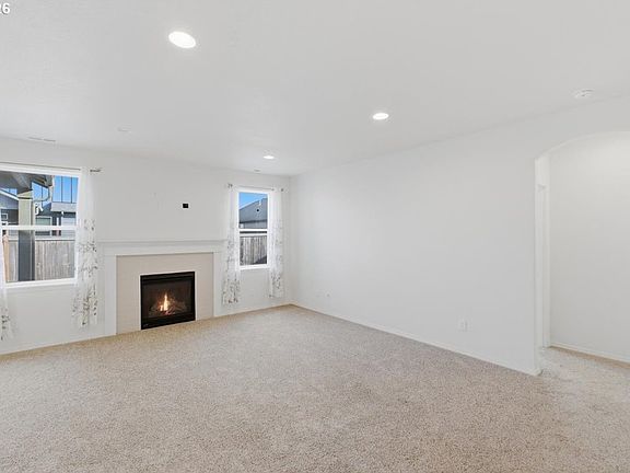3rd image of 1363 Jefferson St