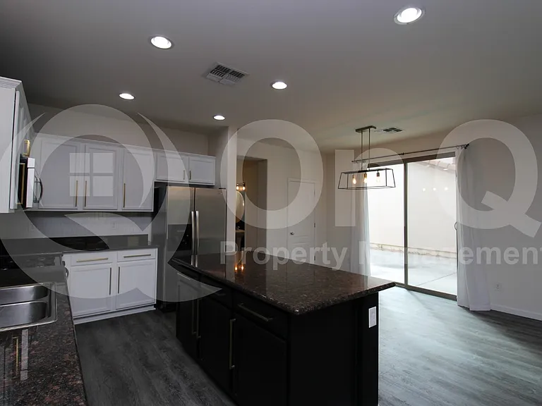 3450 E Tulsa St — Photo 5