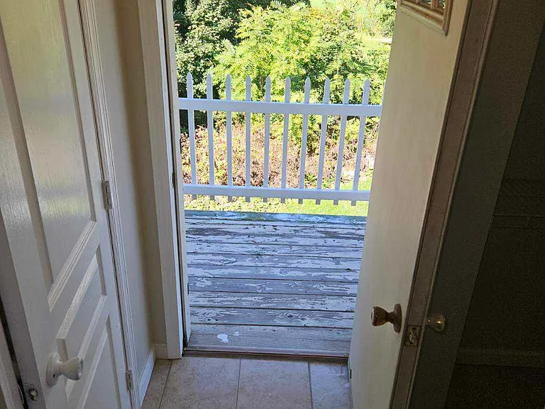 1756 Midland Ave — Photo 13