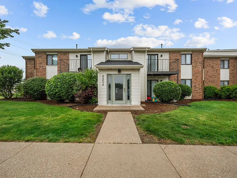Apartment Building Entrance (Phase 1)