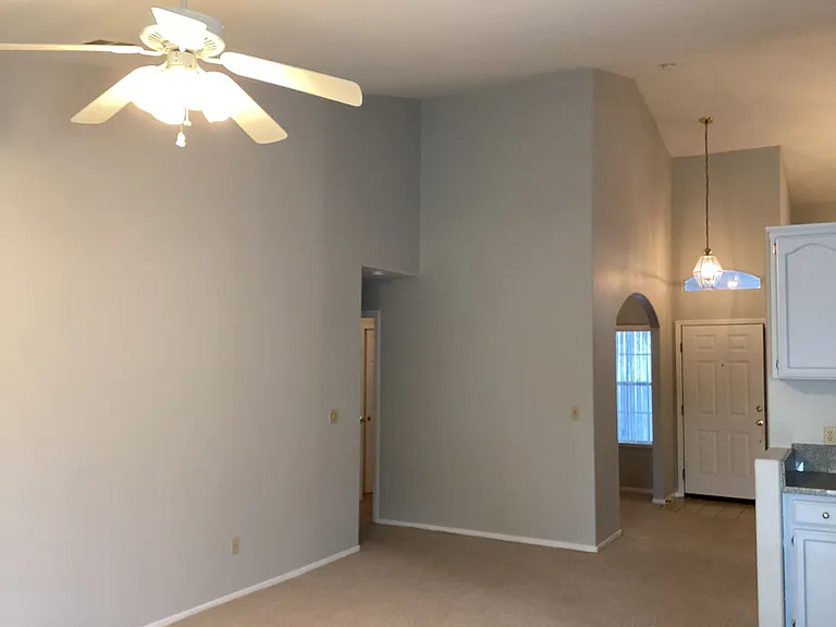 4521 Glimmer Ln — Photo 6