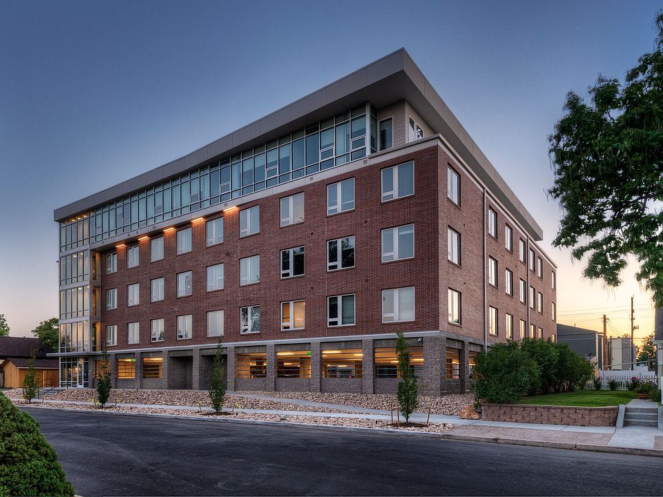 1st image of 4923 King St Unit 204