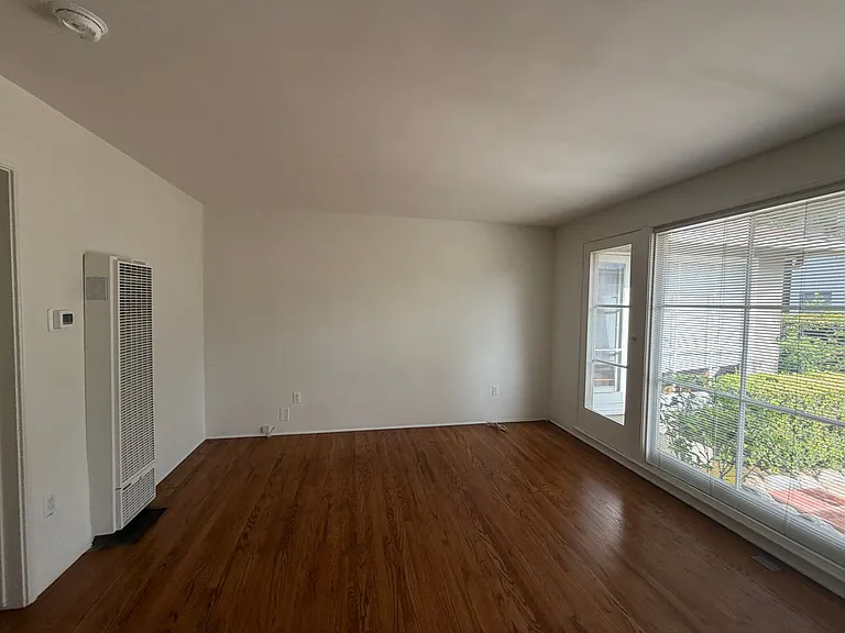 788 S Marengo Ave — Photo 3