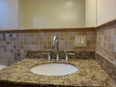 40 Tyndall Ave — Photo 2