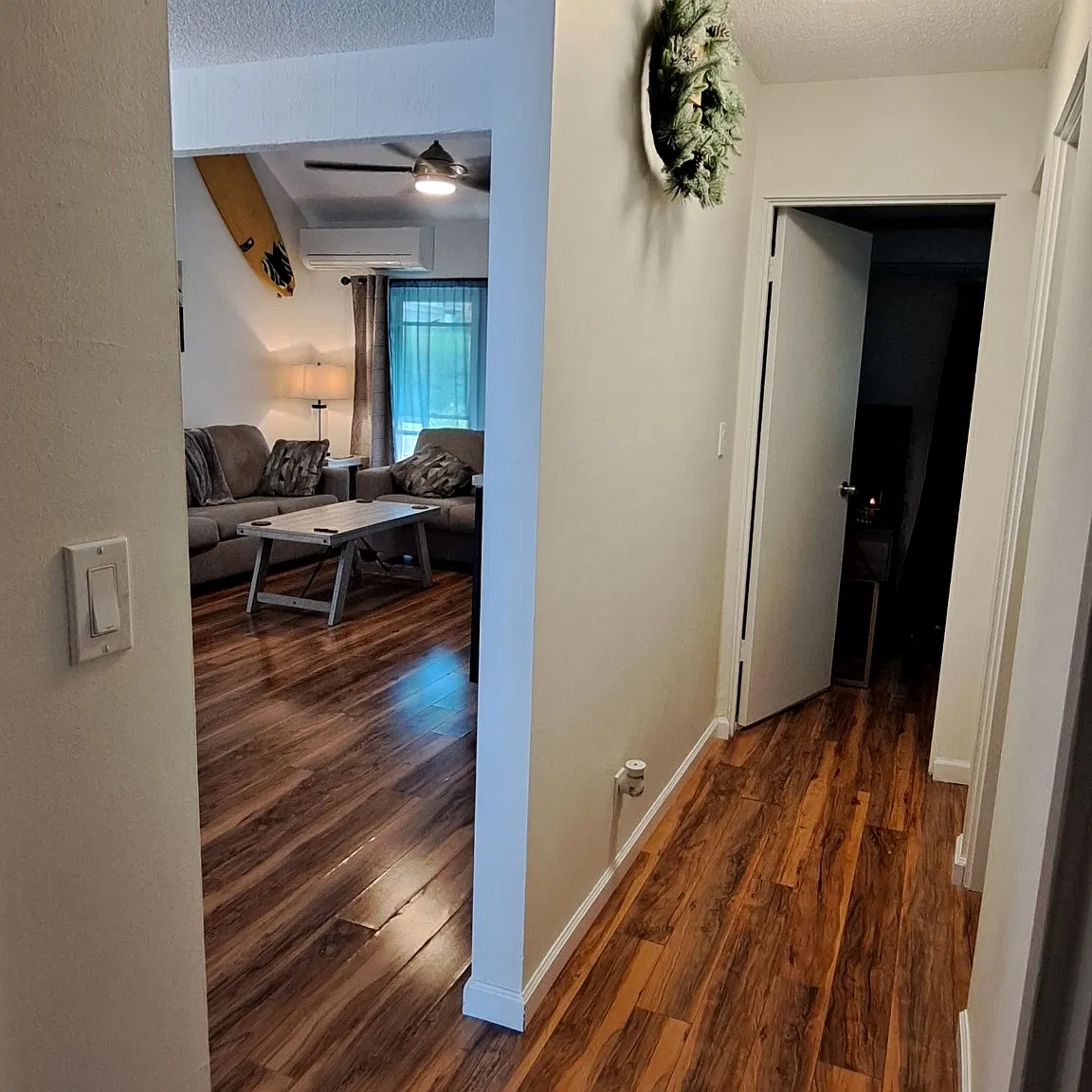 2 bed, 1.5 bath, 922 sqft, $4,000 — Photo 2