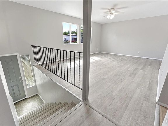 4th image of 183 1/2 Glory View Dr