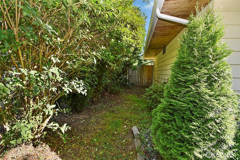 5th image of 940 Jennings Street