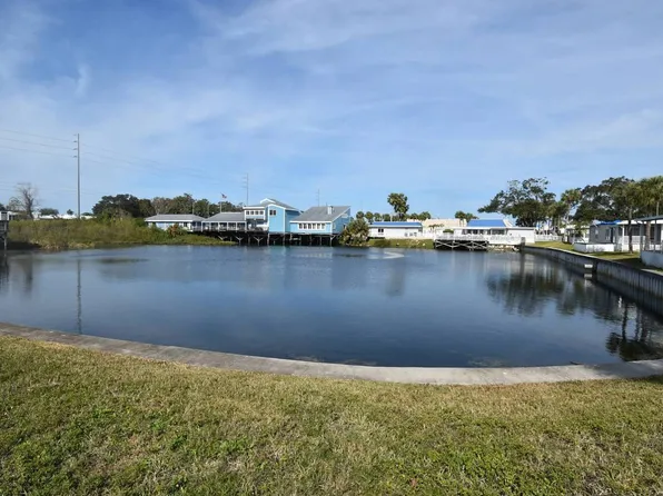 499 Redwing Cir, Largo, FL 33770