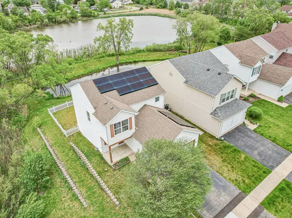 694 W Huron Hills Trl, Round Lake Heights, IL 60073