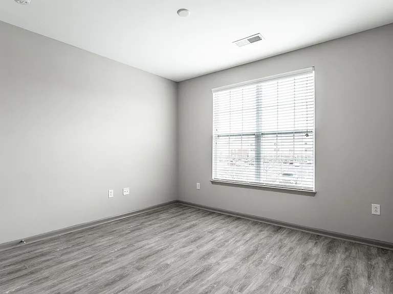 Bella Vista Apartments — Photo 8
