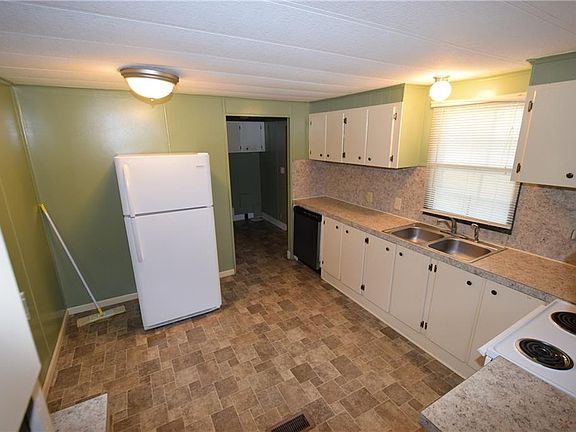 4th image of 1109 W Scott Dr