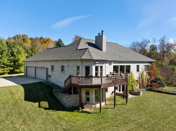 3826 Pleasant Valley ROAD, West Bend, WI 53095