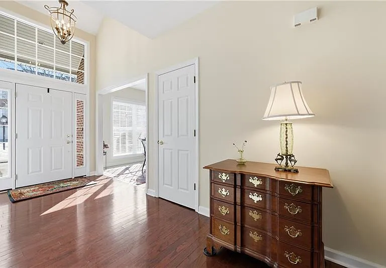 819 Strasburg Dr — Photo 19