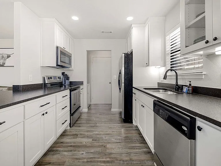 N Malinda Dr — Photo 11