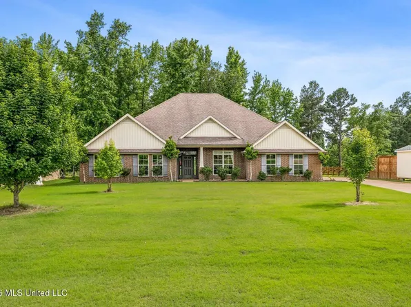 5475 Branchview Dr, Olive Branch, MS 38654